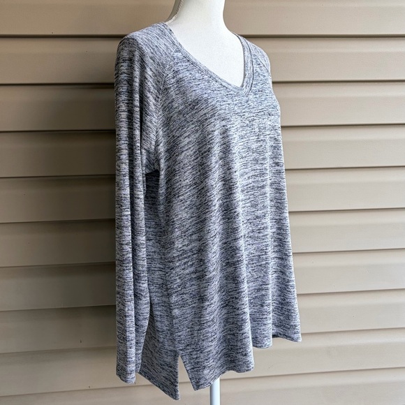 •Banana Republic• Soft Heathered Gray Sweater Knit Top - Size XL - Picture 4 of 8